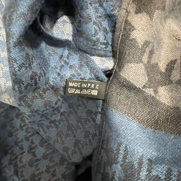 Unisex Multicolored Plaid Acrylic Fringe Scarf  33” x 28” Cotton/Viscose - Picture 13 of 15